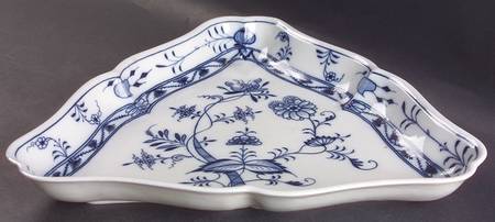 Blue Onion (Oval Backstamp) 12" Triangular Plate