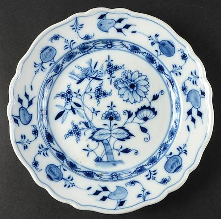 Blue Onion (Oval Backstamp) Luncheon Plate