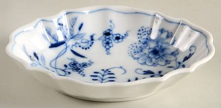 Blue Onion (Oval Backstamp) Nut Dish