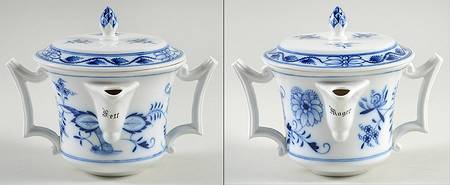 Blue Onion (Oval Backstamp) Gravy Boat & Lid
