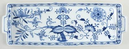 Blue Onion (Oval Backstamp) Large Sandwich Tray