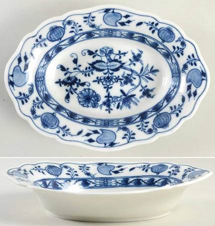 Blue Onion ("Sword" Backstamp) 9" Oval Vegetable Bowl