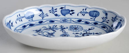 Blue Onion ("Sword" Backstamp) 9" Oval Vegetable Bowl