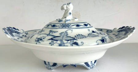 Blue Onion ("Sword" Backstamp) Oval Covered Vegetable