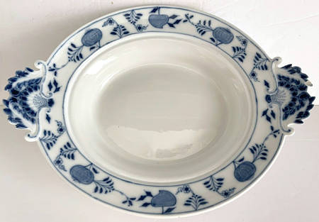Blue Onion ("Sword" Backstamp) Oval Vegetable No Lid