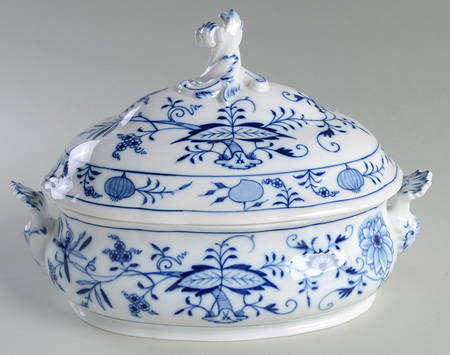 Blue Onion ("Sword" Backstamp) Oval Tureen & Lid