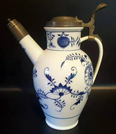 Blue Onion ("Sword" Backstamp) 52 Oz Metal Hinged Pitcher