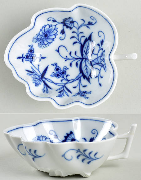 Blue Onion ("Sword" Backstamp) 4" Leaf Dish