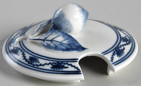 Blue Onion ("Sword" Backstamp) Lid for Tureen