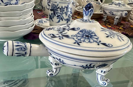Blue Onion ("Sword" Backstamp) Egg Pan & Lid