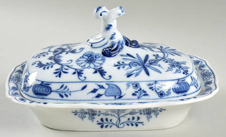 Blue Onion ("Sword" Backstamp) Butter Box & Lid