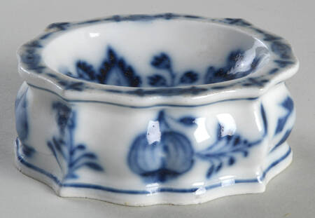 Blue Onion ("Sword" Backstamp) Salt Cellar