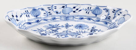 Blue Onion ("Sword" Backstamp) 10" Oval Vegetable Bowl