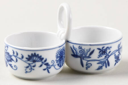 Blue Onion ("Sword" Backstamp) Twin Salt Dip W/Center Handle