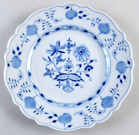 Blue Onion ("Sword" Backstamp) Dinner Plate