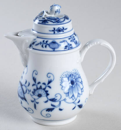 Blue Onion ("Sword" Backstamp) Creamer & Lid