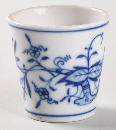 Blue Onion ("Sword" Backstamp) Single Egg Cup