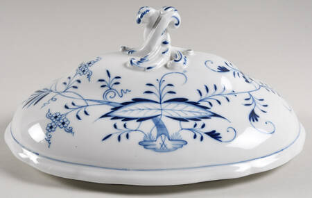 Blue Onion ("Sword" Backstamp) Lid for Oval Tureen
