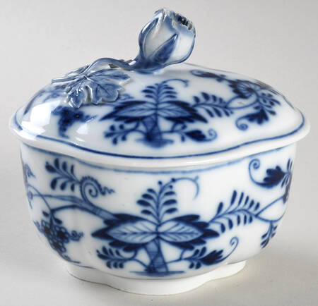 Blue Onion ("Sword" Backstamp) Sugar Bowl & Lid