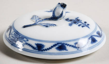 Blue Onion ("Sword" Backstamp) Lid for Sugar Bowl