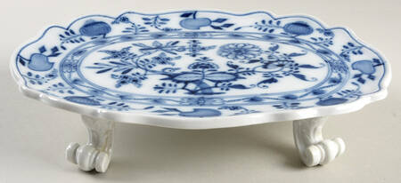 Blue Onion ("Sword" Backstamp) 4 Toed Oval Tray