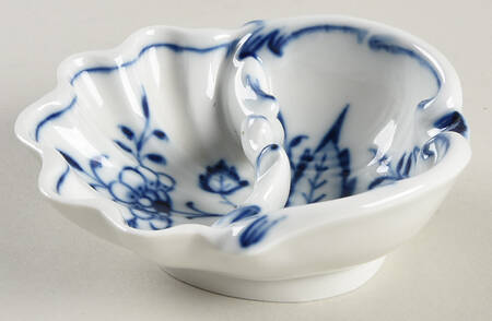 Blue Onion ("Sword" Backstamp) Salt Cellar