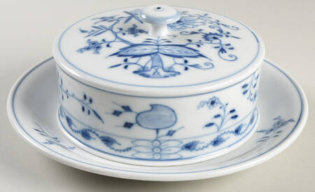 Blue Onion ("Sword" Backstamp) Round Covered Butter w/Attached Underplate