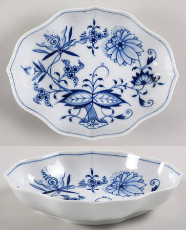 Blue Onion ("Sword" Backstamp) 6" Oval Bowl