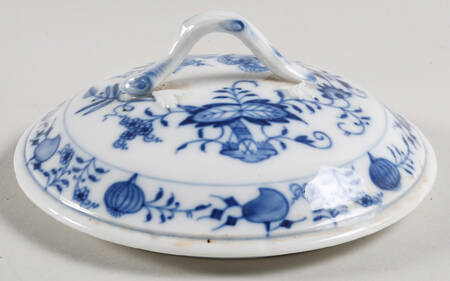 Blue Onion ("Sword" Backstamp) Lid for Cream Soup Bowl