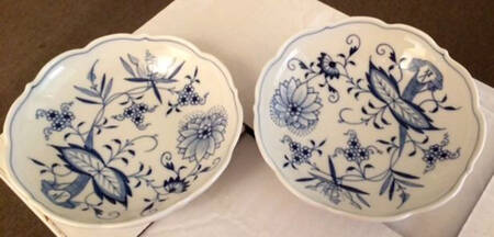 Blue Onion ("Sword" Backstamp) Coupe Cereal Bowl