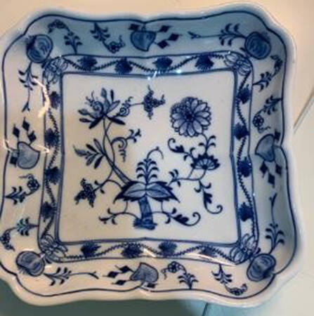 Blue Onion ("Sword" Backstamp) 7" Square Shallow Vegetable Bowl