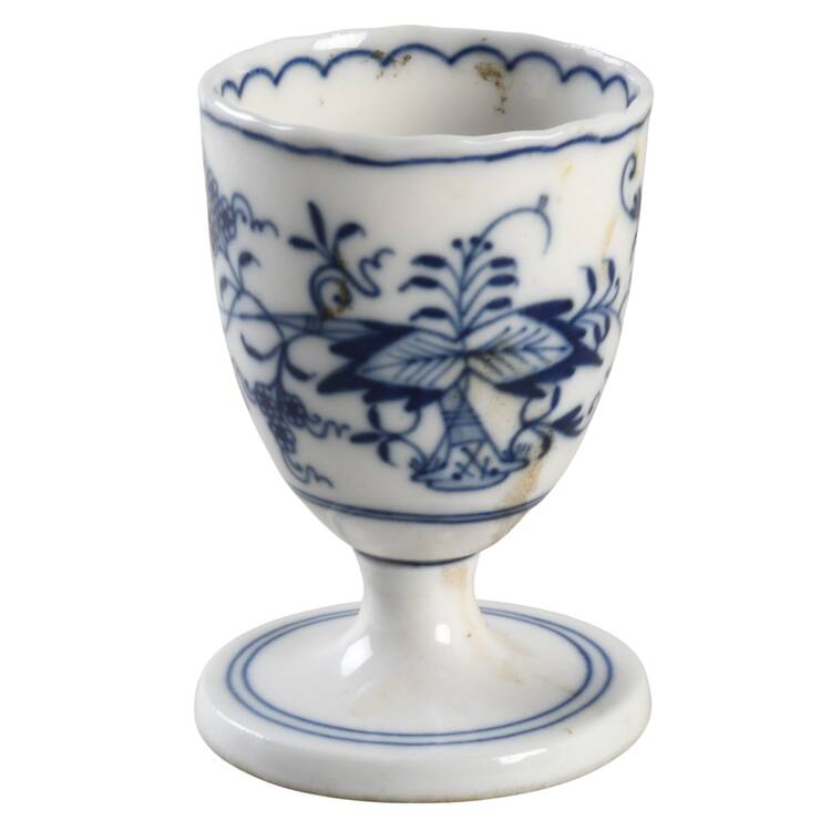 Blue Onion ("Sword" Backstamp) Single Egg Cup