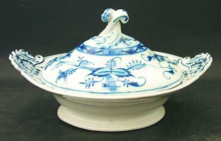 Blue Onion ("Sword" Backstamp) Oval Covered Vegetable