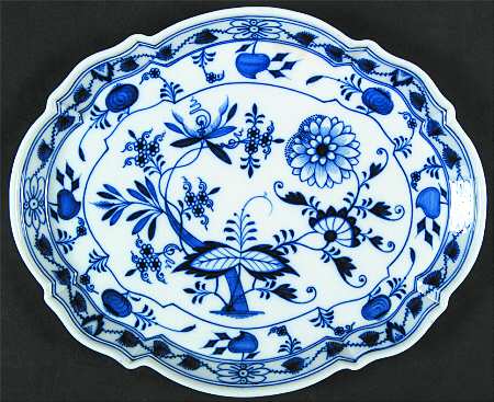 Blue Onion ("Sword" Backstamp) 10" Oval Tray