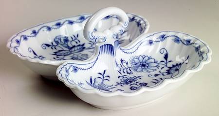 Blue Onion ("Sword" Backstamp) 9" 2-Part Handled Relish