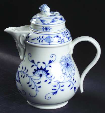 Blue Onion ("Sword" Backstamp) Small Coffee Pot & Lid