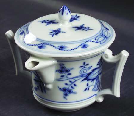 Blue Onion ("Sword" Backstamp) Gravy Boat & Lid