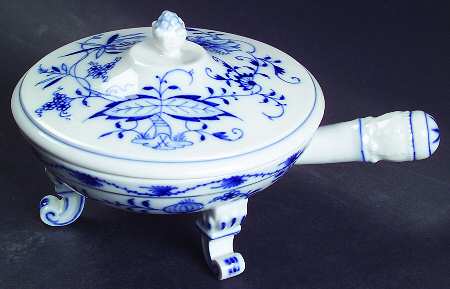 Blue Onion ("Sword" Backstamp) Egg Pan with Lid