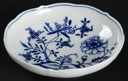 Blue Onion ("Sword" Backstamp) Coupe Fruit Cereal Bowl