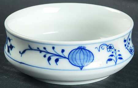 Blue Onion ("Sword" Backstamp) 3" Round Box No Lid