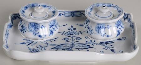 Blue Onion ("Sword" Backstamp) Double Ink Pot with Lid and Stand