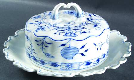 Blue Onion ("Sword" Backstamp) Round Cheese Dish & Lid