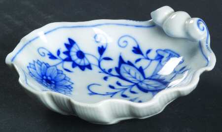Blue Onion ("Sword" Backstamp) Salt Cellar