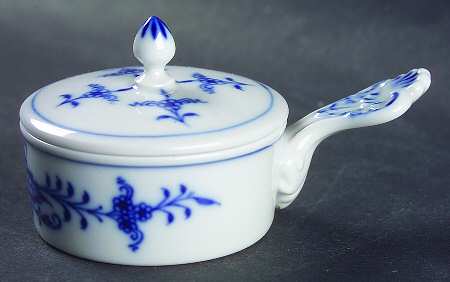 Blue Onion ("Sword" Backstamp) Candleholder with Lid for Warming Stand