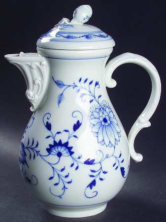 Blue Onion ("Sword" Backstamp) Small Coffee Pot & Lid
