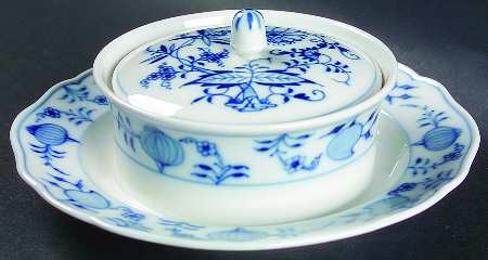 Blue Onion ("Sword" Backstamp) Round Covered Butter with Attached Underplate