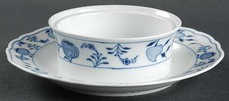 Blue Onion ("Sword" Backstamp) Round Butter with Attached Underplate No Lid