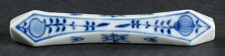 Blue Onion ("Sword" Backstamp) Knife Rest