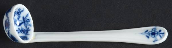 Blue Onion ("Sword" Backstamp) Mustard Spoon