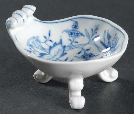 Blue Onion ("Sword" Backstamp) Shell Shaped Dish